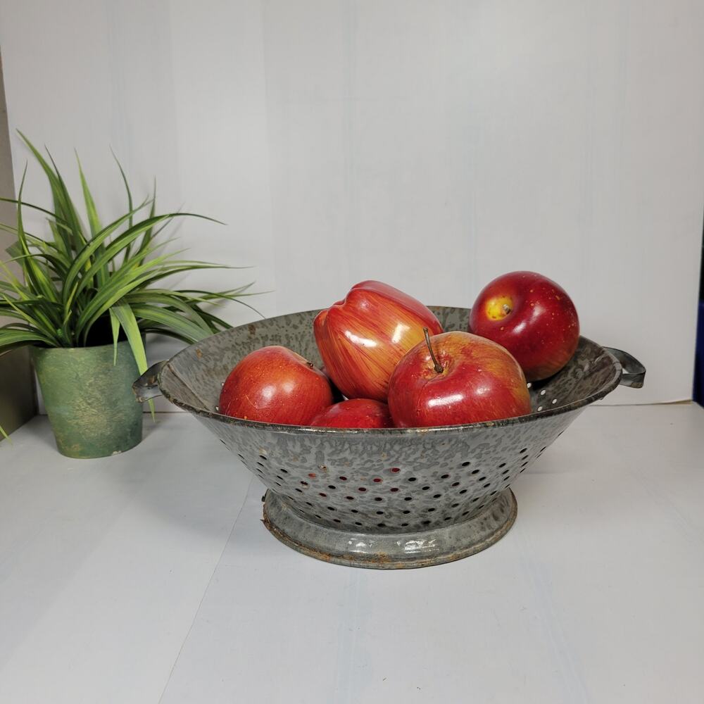Vintage Gray Graniteware Colander Strainer Round & Handles Antique Kitchenware